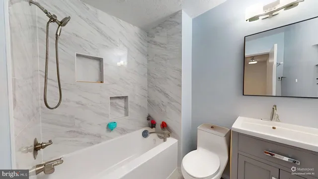 $3,900 | 2228 McLean Park Road, Falls Church, VA 22043