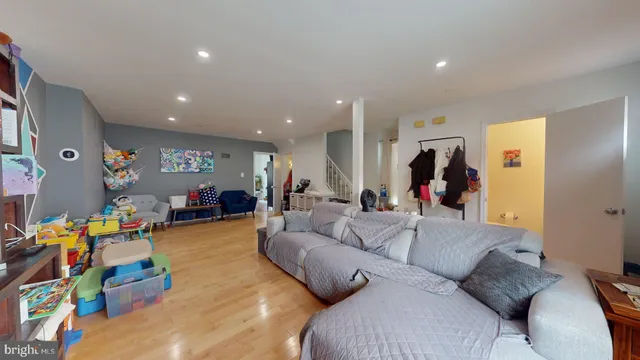 $3,900 | 2228 McLean Park Road, Falls Church, VA 22043