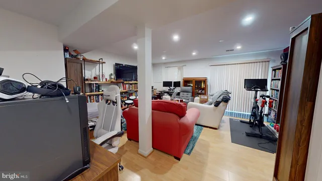 $3,900 | 2228 McLean Park Road, Falls Church, VA 22043