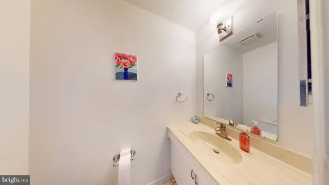 $3,900 | 2228 McLean Park Road, Falls Church, VA 22043