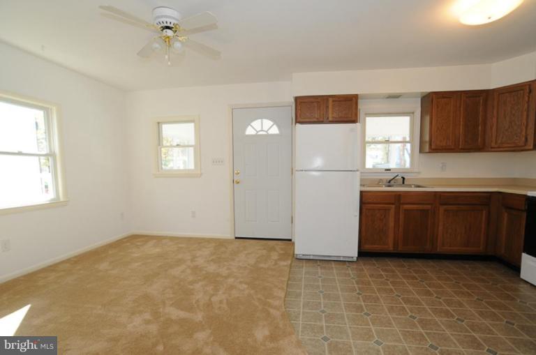 1623 Fullerton Road Edgewater, MD 21037 - Photo 9 of 20 Kitchen #3