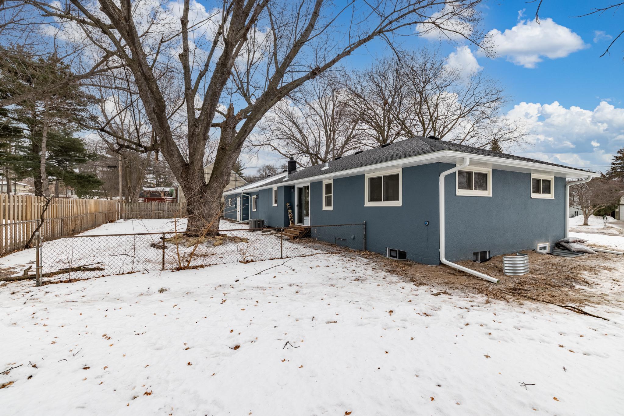 405 Minnesota Avenue Roseville, MN 55113 - Photo 18 of 26