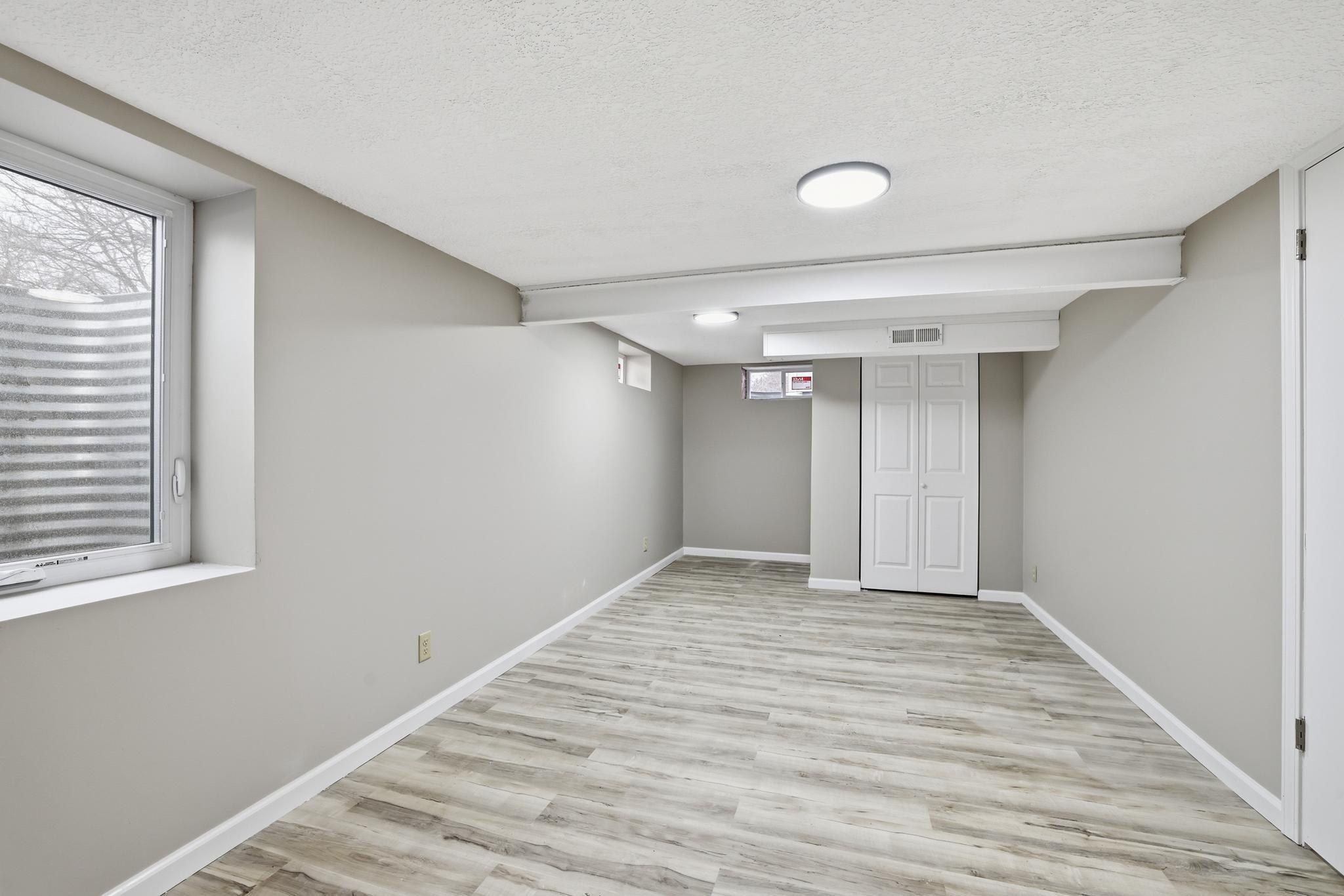 405 Minnesota Avenue Roseville, MN 55113 - Photo 21 of 26