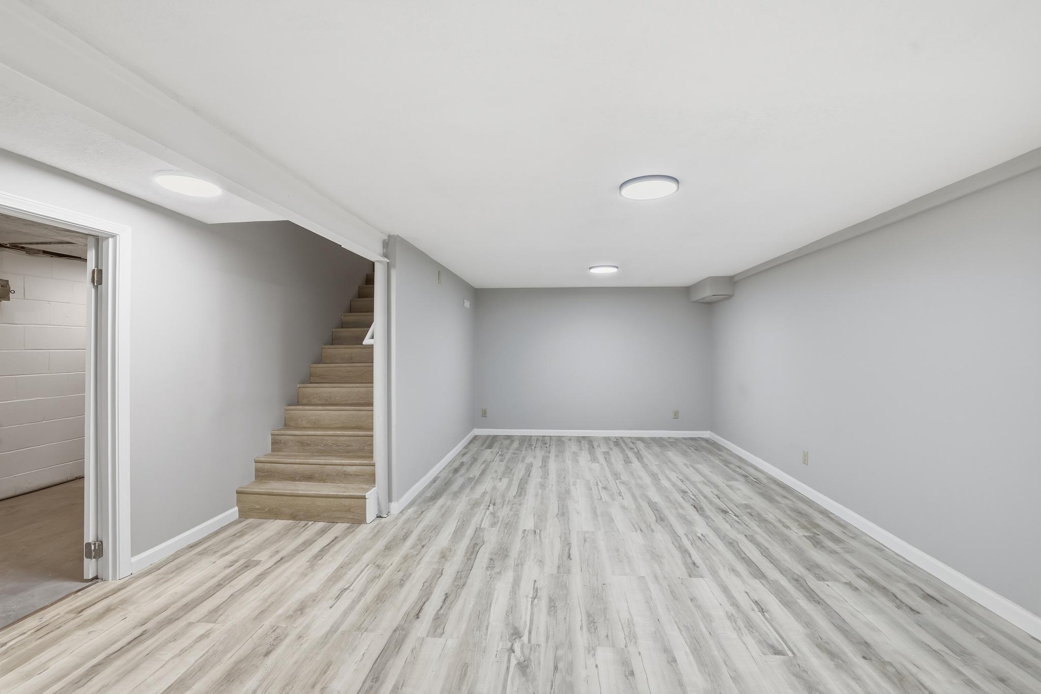 405 Minnesota Avenue Roseville, MN 55113 - Photo 23 of 26