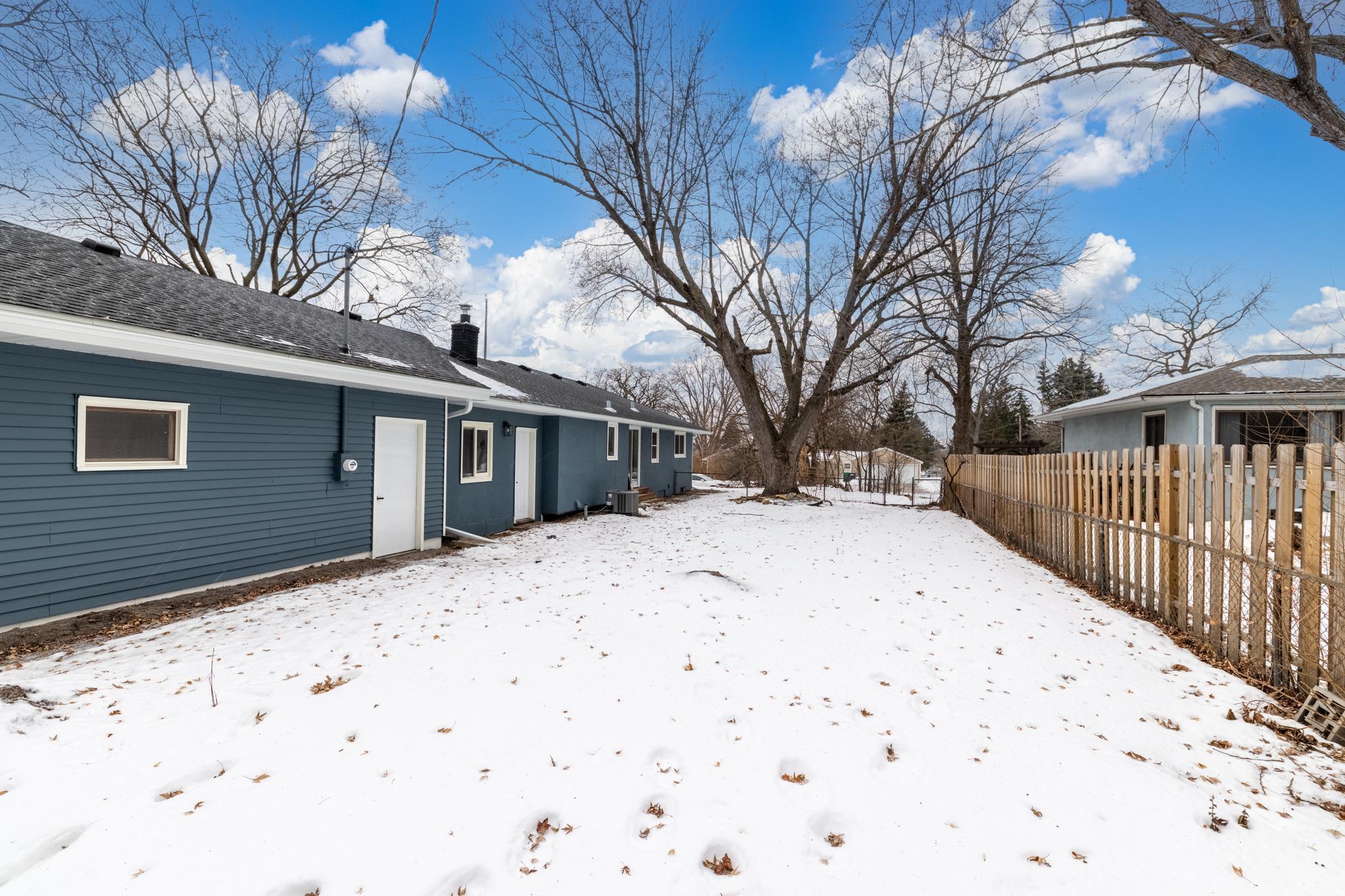 405 Minnesota Avenue Roseville, MN 55113 - Photo 24 of 26