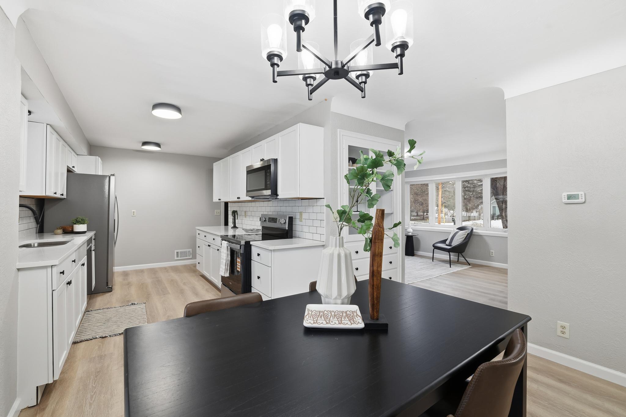 405 Minnesota Avenue Roseville, MN 55113 - Photo 7 of 26