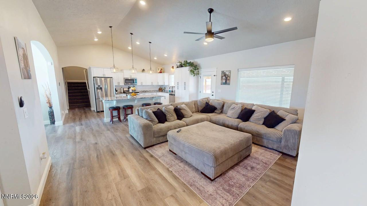 165 Blue Ridge Road Battle Mountain, NV 89820 - Photo 7 of 42 Living Room