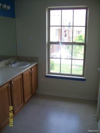 11792 Farmington Road Livonia, MI 48150 - Photo 14 of 15 100_1797.JPG