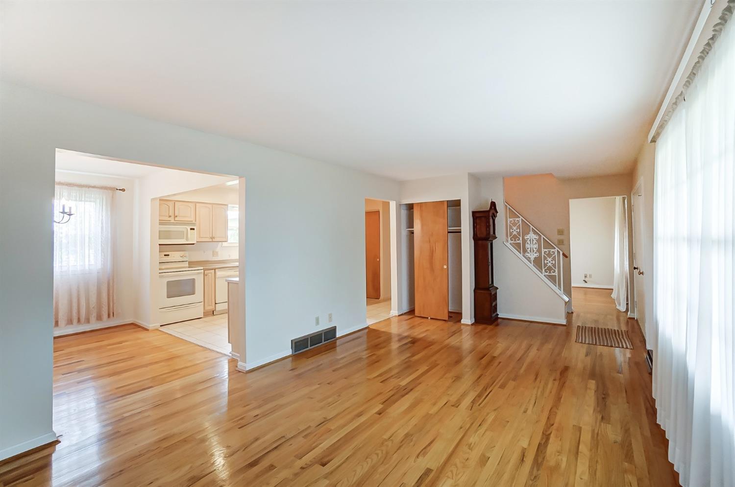 2413 South Road Cincinnati, OH 45233 - Photo 3 of 24 Gallery Image 3