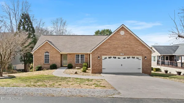 $525,000 | 176 Cheeskogili Way, Loudon, TN 37774