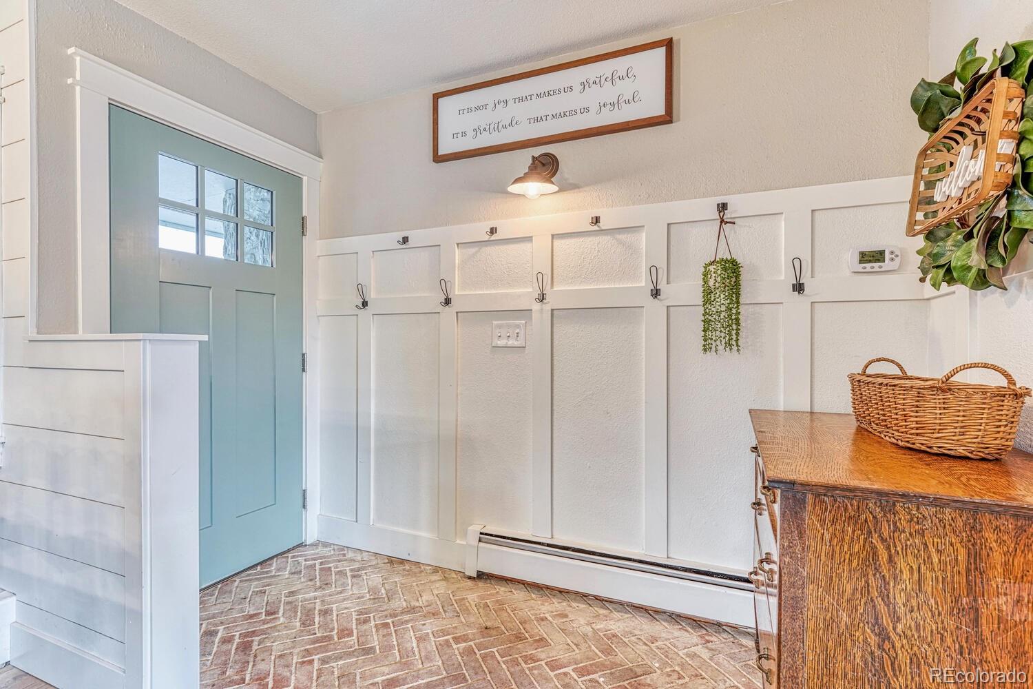 238 Overlook Road Elizabeth, CO 80107 - Photo 3 of 20 Gallery Image 3