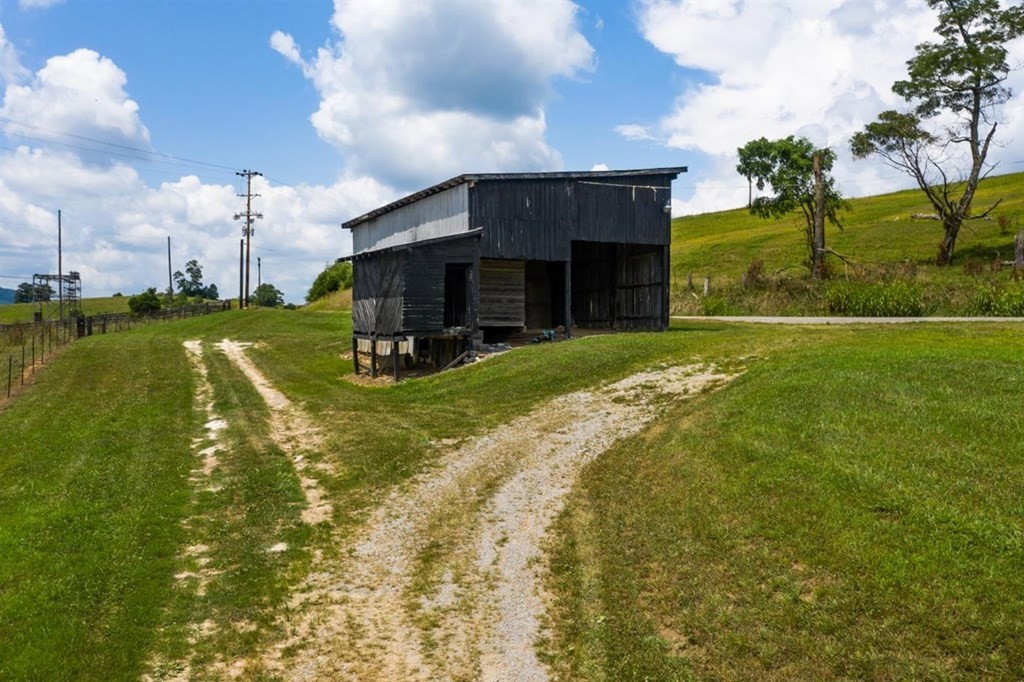 341 Mulberry Gap Road Sneedville, TN 37869 - Photo 44 of 46 Gallery Image 44