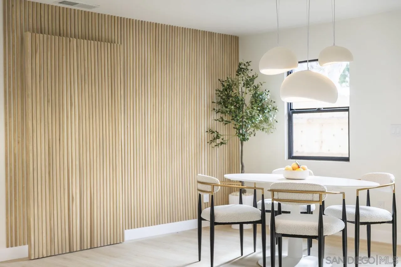 13783 Recuerdo Drive Del Mar, CA 92014 - Photo 24 of 56 a dining room with furniture and window