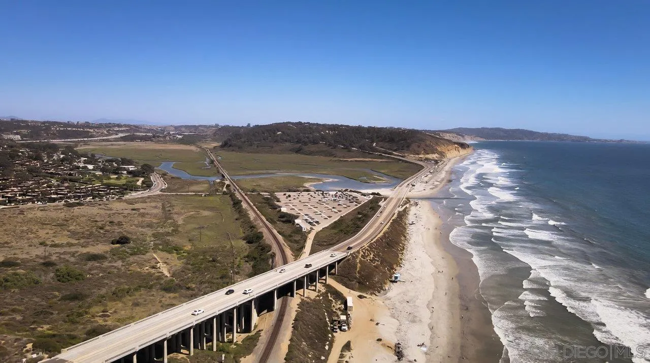 13783 Recuerdo Drive Del Mar, CA 92014 - Photo 54 of 56 a view of a sky from a balcony