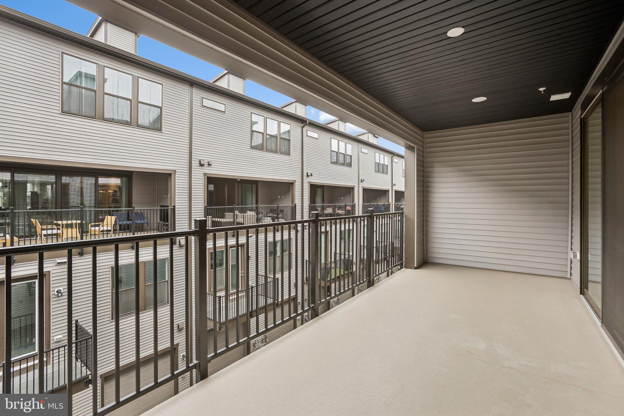 120 B Locke Street, Unit 2025 Baltimore, MD 21230 - Photo 28 of 31 a view of a balcony