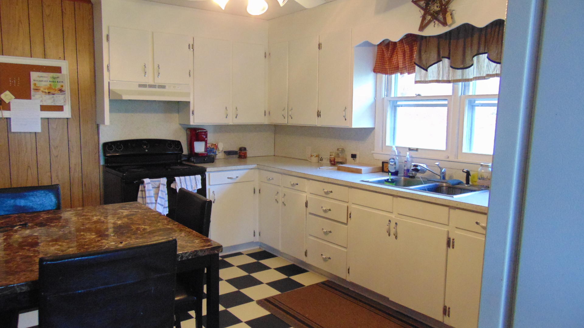 527 Riverside Road Chilhowie, VA 24319 - Photo 4 of 14 DSC00271