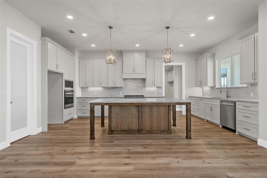 995 Galaxy Road Woodway, TX 76712 - Photo 12 of 40