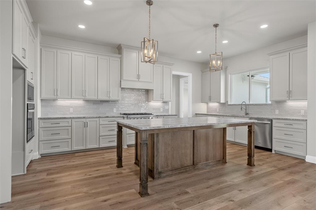 995 Galaxy Road Woodway, TX 76712 - Photo 8 of 40