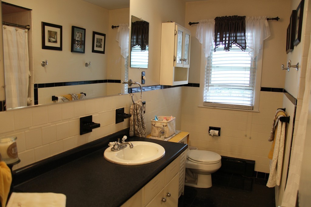 98 Pleasant View Street Methuen, MA 01844 - Photo 13 of 22