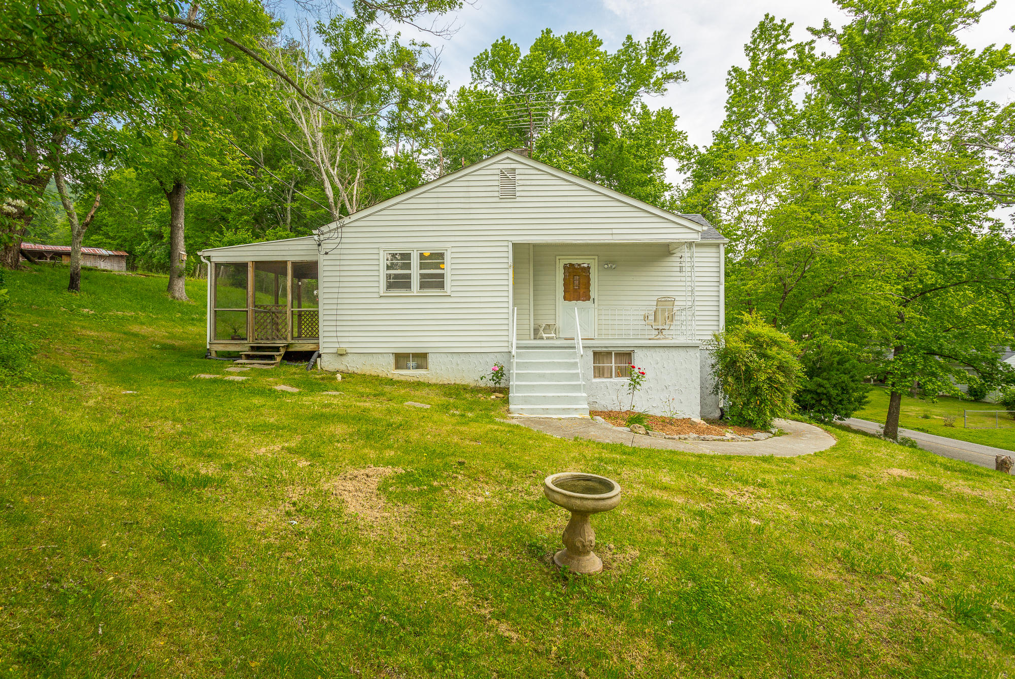 327 Isbill Road-11