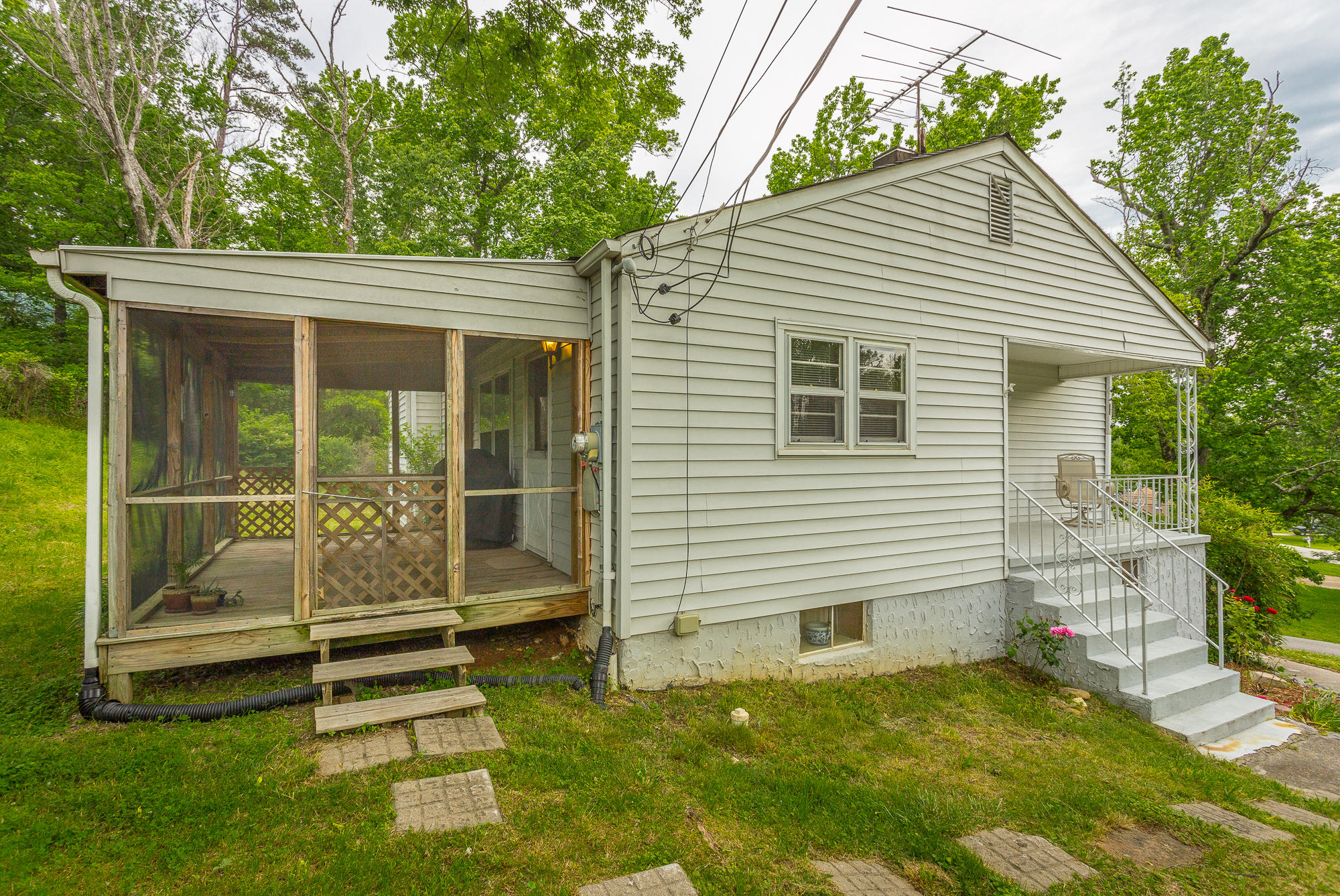 327 Isbill Road Chattanooga, TN 37419 - Photo 18 of 20 Exterior vinyl siding