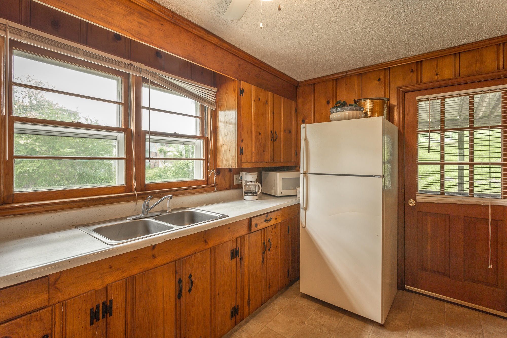 327 Isbill Road Chattanooga, TN 37419 - Photo 8 of 20 Kitchen