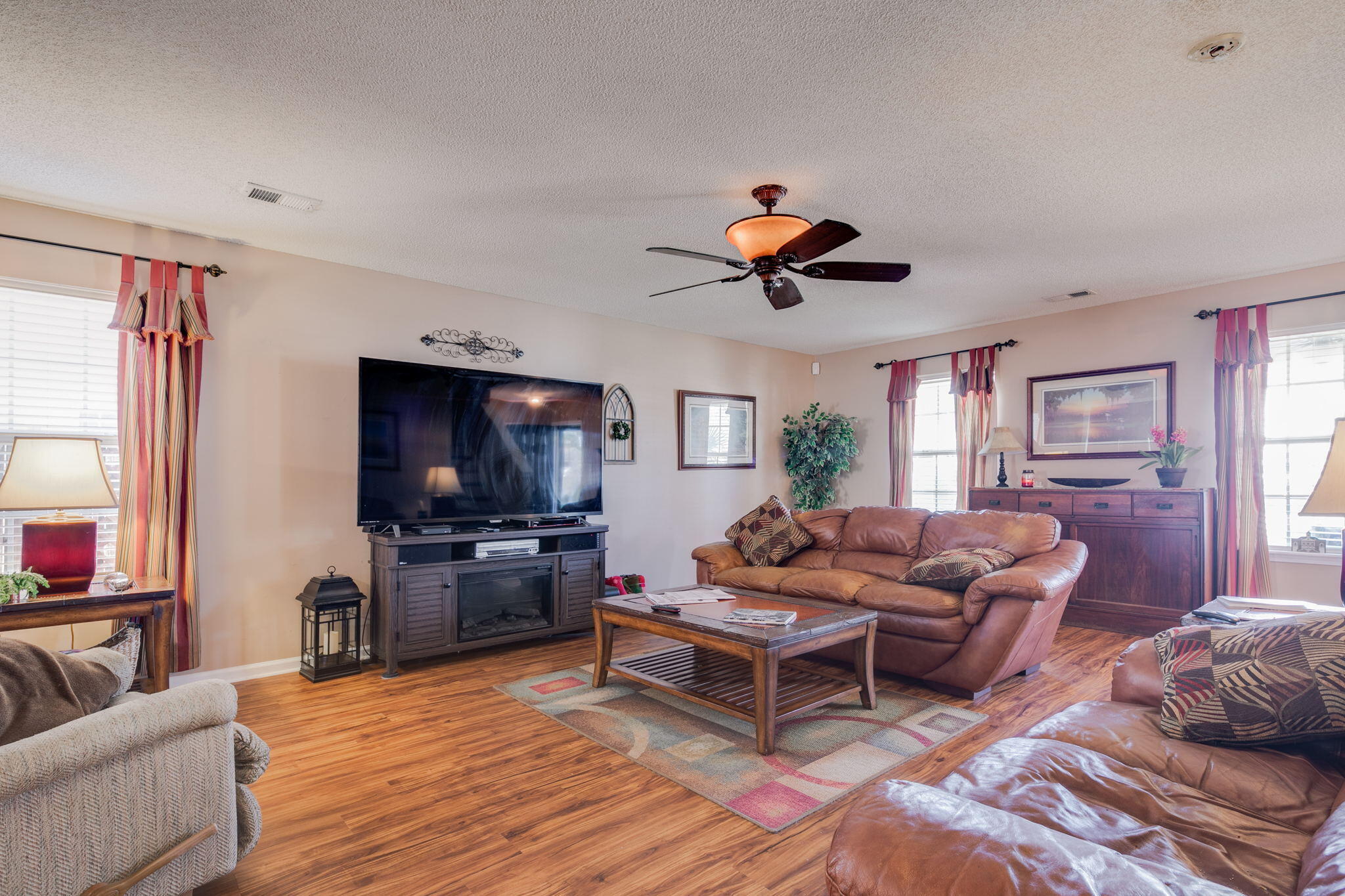 251 Dunning Road Summerville, SC 29486 - Photo 4 of 34 4-web-or-mls-2022 03 26 - 261DunningRd-S