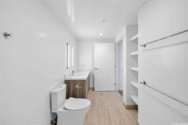$4,000 | 1500 Rycroft Street, Unit 2306R, Honolulu, HI 96814