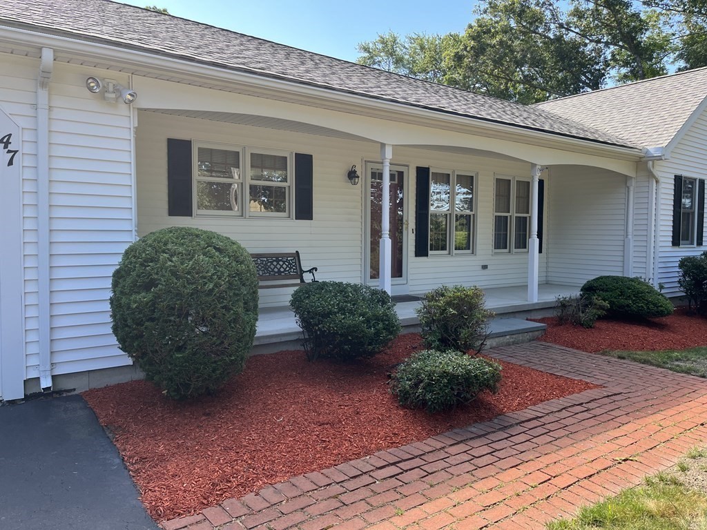 47 George Street Mendon, MA 01756 - Photo 3 of 21 Gallery Image 3