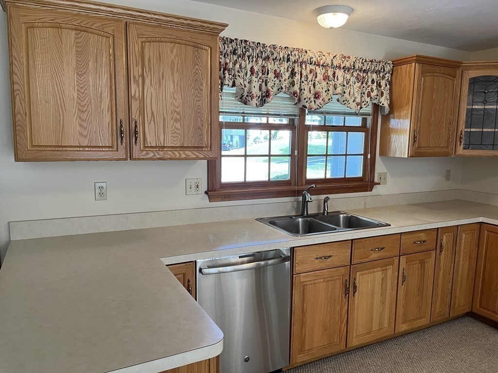 47 George Street Mendon, MA 01756 - Photo 9 of 21 Gallery Image 9