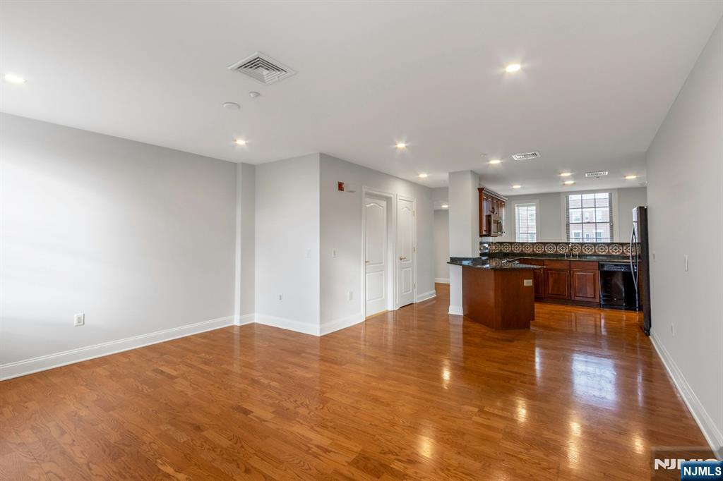 5401 Rio Vista Drive Mahwah, NJ 07430 - Photo 9 of 26 a view of kitchen with wooden floor