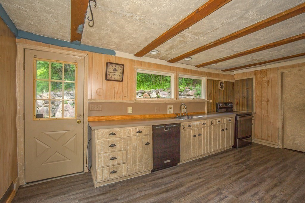1542 Main Road Granville, MA 01034 - Photo 4 of 42