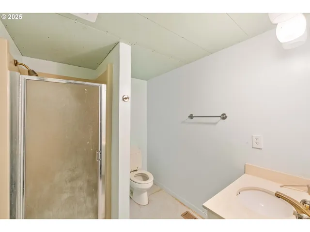 $1,550,000 | 94540 Willanch Lane, North Bend, OR 97459