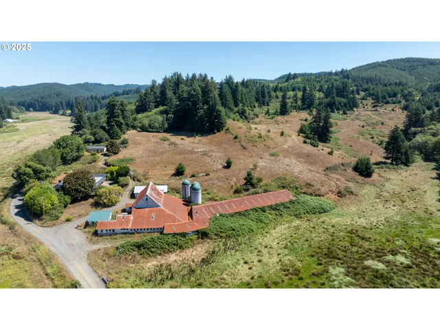 $1,550,000 | 94540 Willanch Lane, North Bend, OR 97459