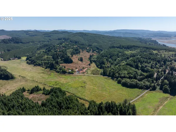 $1,475,000 | 94540 Willanch Lane, North Bend, OR 97459