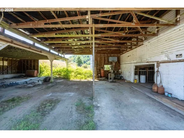 $1,475,000 | 94540 Willanch Lane, North Bend, OR 97459