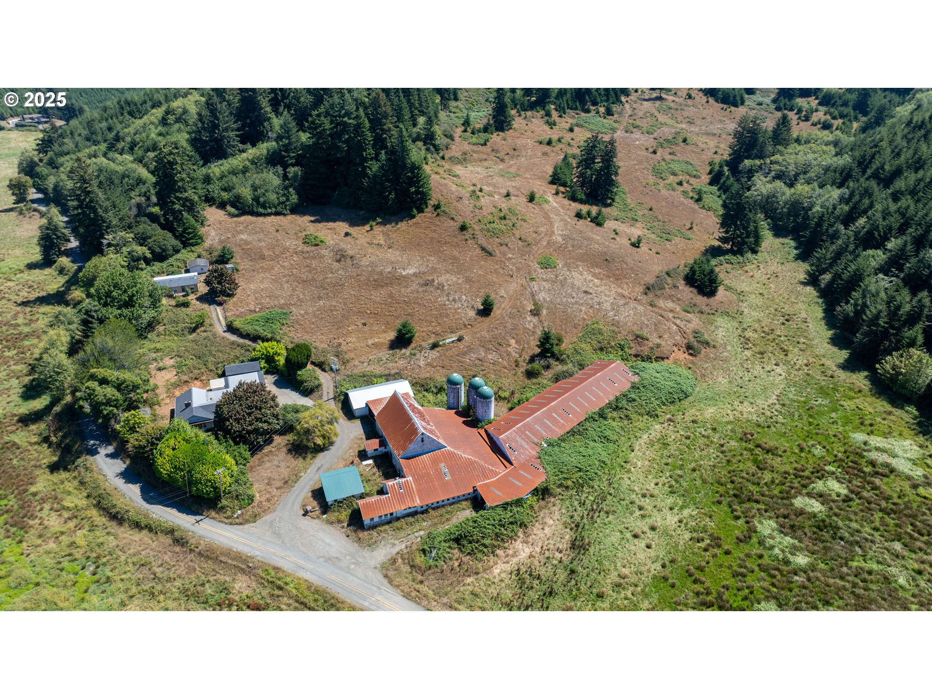 94540 Willanch Lane North Bend, OR 97459 - Photo 4 of 44