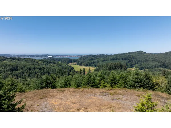$1,475,000 | 94540 Willanch Lane, North Bend, OR 97459
