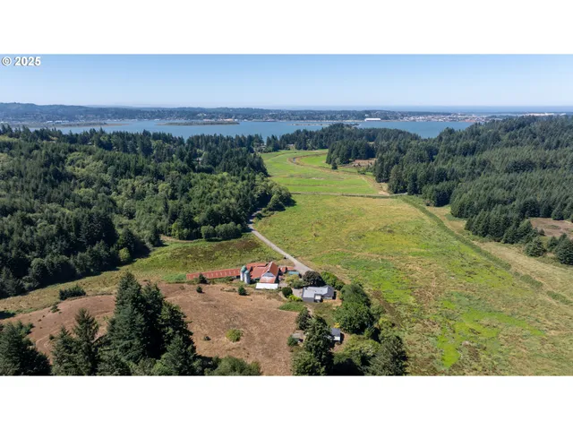 $1,550,000 | 94540 Willanch Lane, North Bend, OR 97459