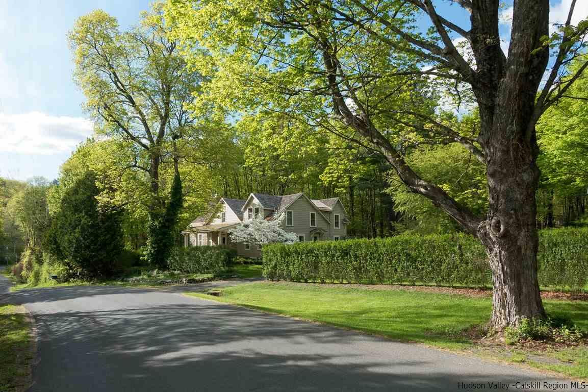 174 Peak Road Stone Ridge, NY 12484 - Photo 2 of 29 a backyard of a house with lots of green space