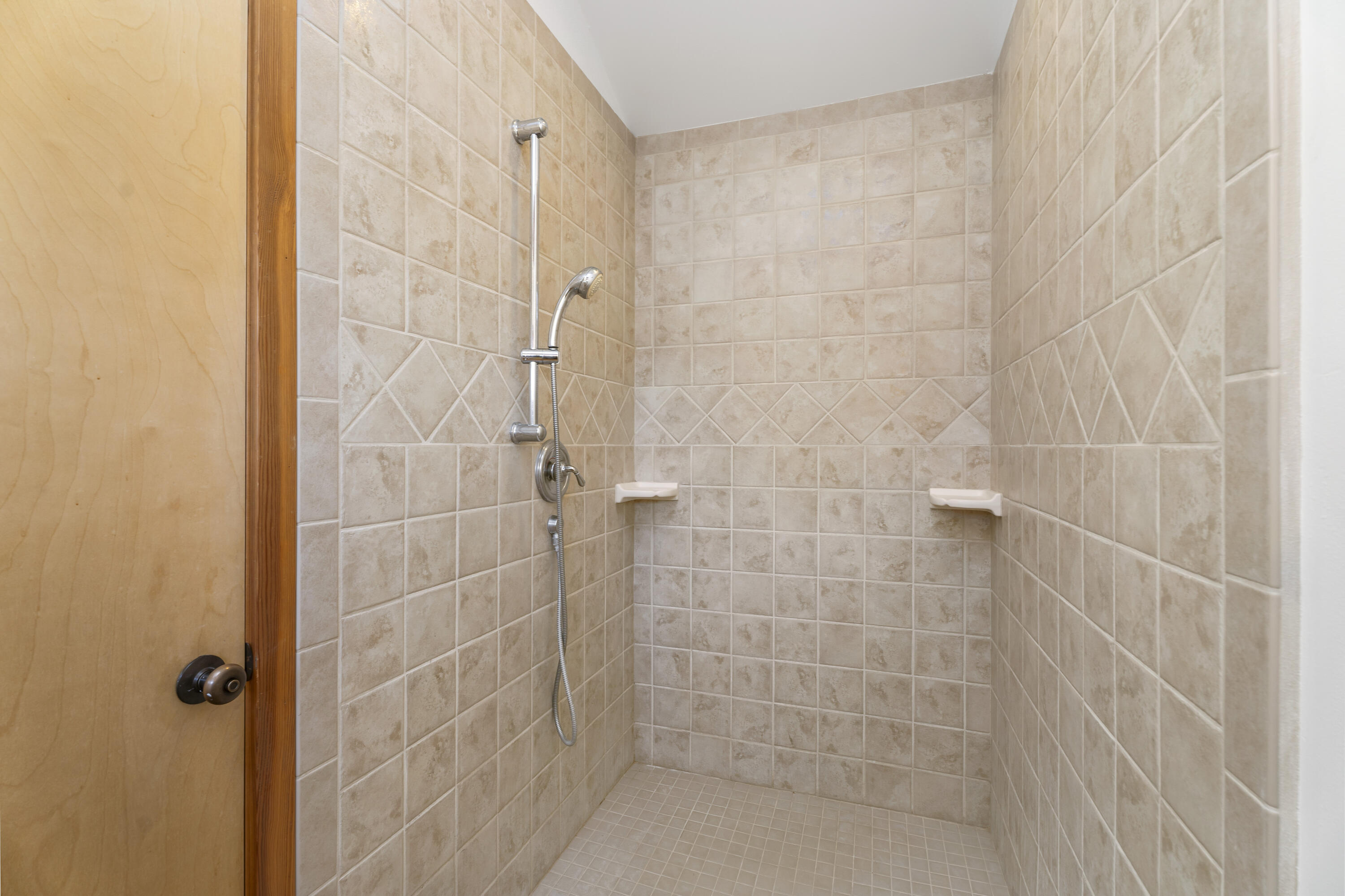 20875 Sholes Road Bend, OR 97702 - Photo 35 of 88 38-Bathroom