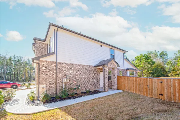 $2,400 | 107 Silver Sky Street, Conroe, TX 77304