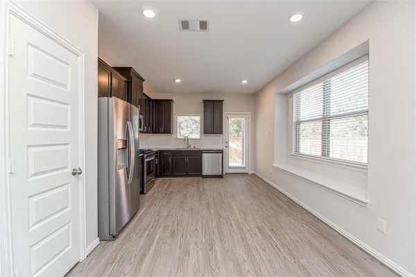 $2,400 | 107 Silver Sky Street, Conroe, TX 77304