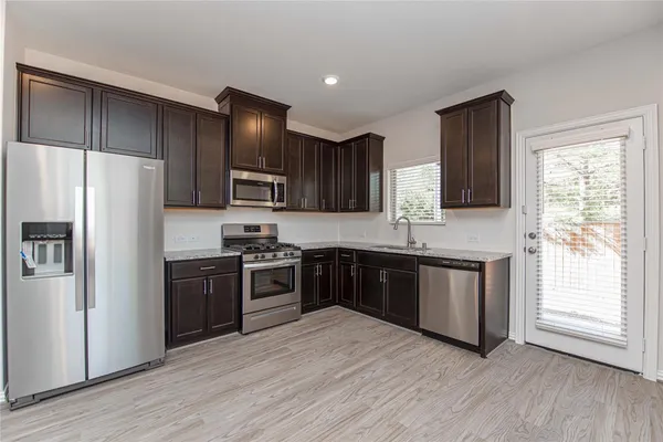 $2,400 | 107 Silver Sky Street, Conroe, TX 77304