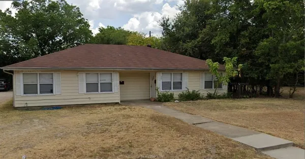 $900 | 411 Sulphur Springs Road, Bryan, TX 77801