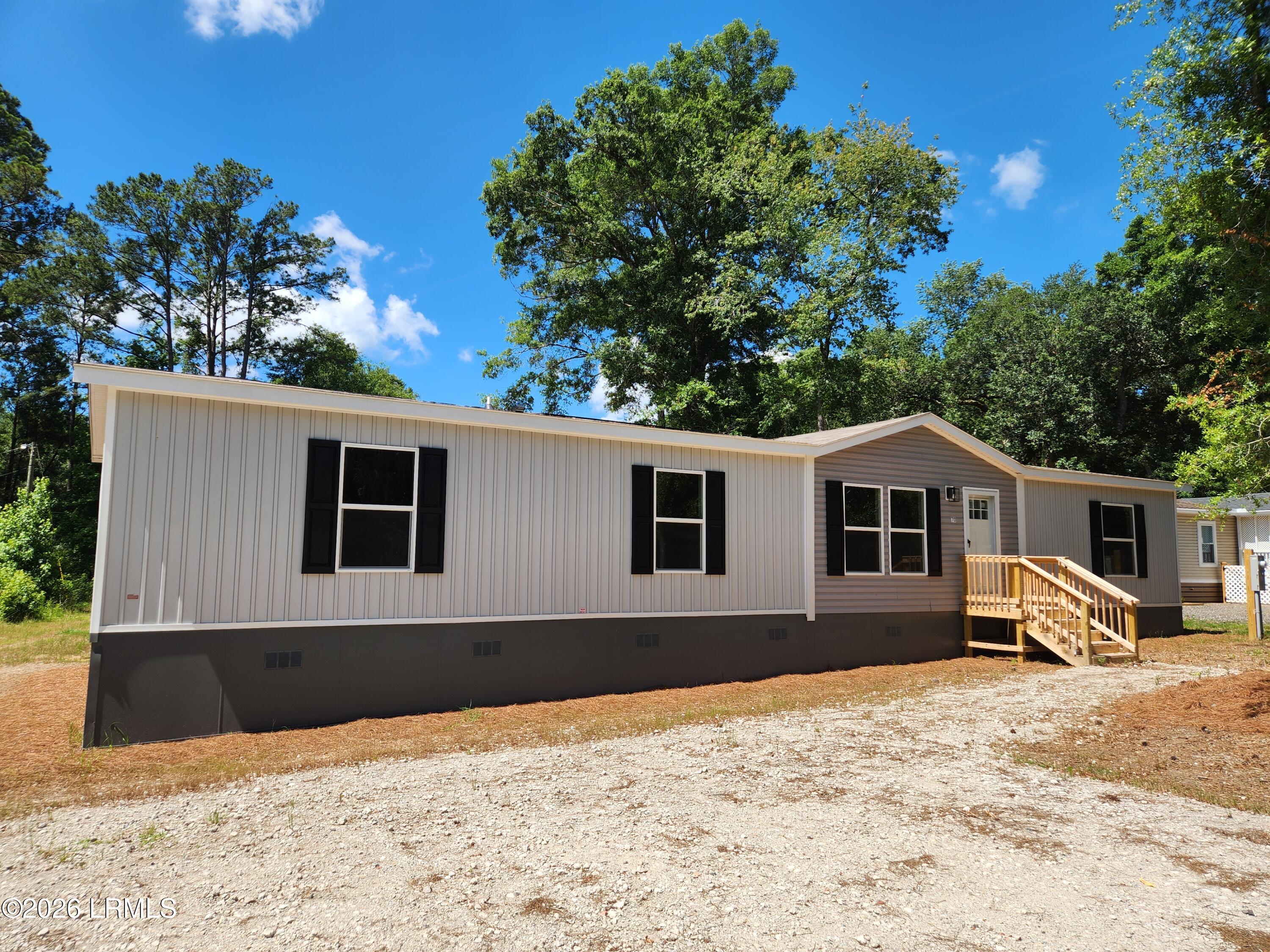 70 Fairfield Road Beaufort, SC 29907 - Photo 2 of 32 20260521_113745