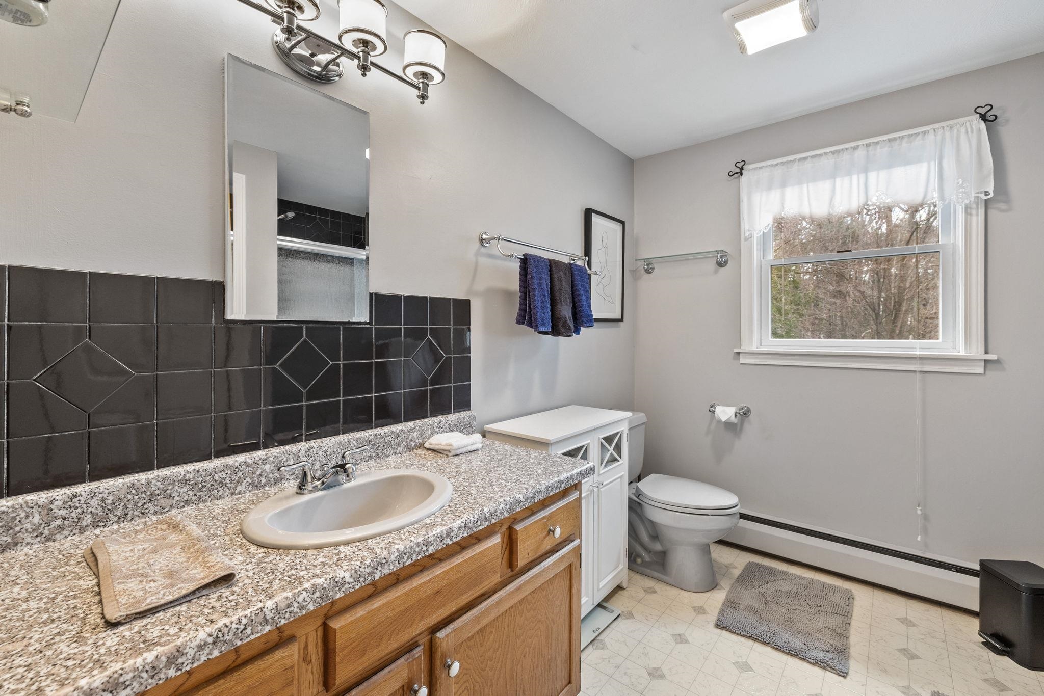 197 Kennard Road Manchester, NH 03104 - Photo 26 of 41