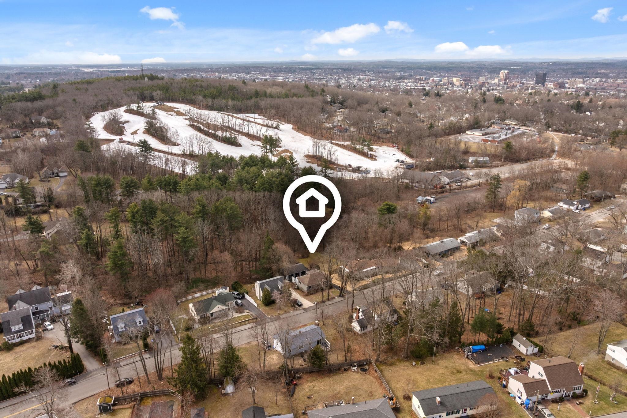 197 Kennard Road Manchester, NH 03104 - Photo 3 of 41