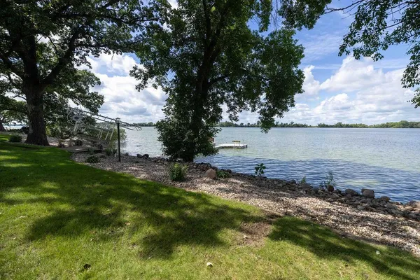 $664,900 | 4 South Fox Lake Drive East, Sherburn, MN 56171