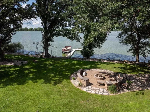 $664,900 | 4 South Fox Lake Drive East, Sherburn, MN 56171
